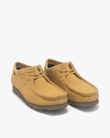 Clarks Originals Wallabee GTX Golden Tan Suede, Footwear