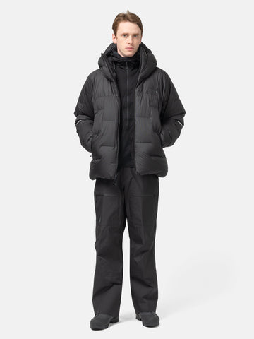 full-body view of model wearing the north face FUTURELIGHT™AMK Ski Pant Black