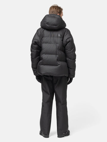 rear view of model wearing the north face FUTURELIGHT™AMK Ski Pant Black