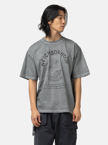 Half body of the model wearing the Neighborhood NH . Tee SS-11 Gray