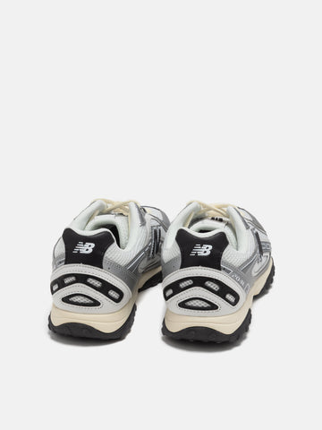 New Balance U204LSWD Silver Metallic/Black, Sneakers