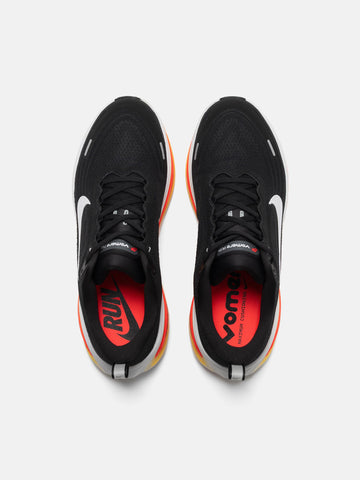 Nike Vomero Plus Black/White/Bright Crimson, Sneakers
