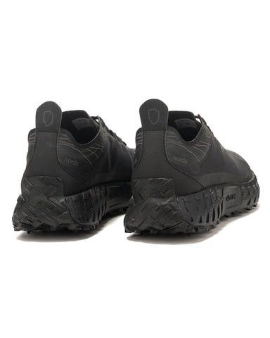 Norda 001 Stealth Black, Footwear