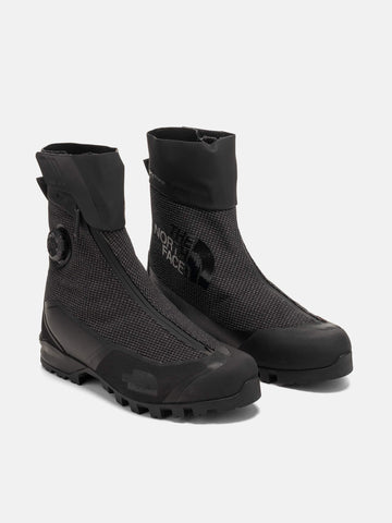 three quarter view of the north face Summit Verto SA GORE-TEX Black