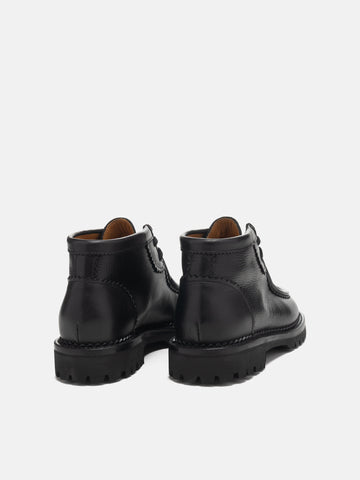 rear view of the YUKETEN Wombatti GW SG Black x Black